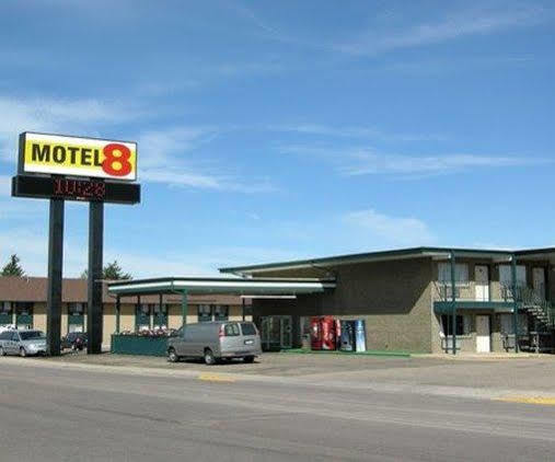 Motel 8 Ларами Екстериор снимка